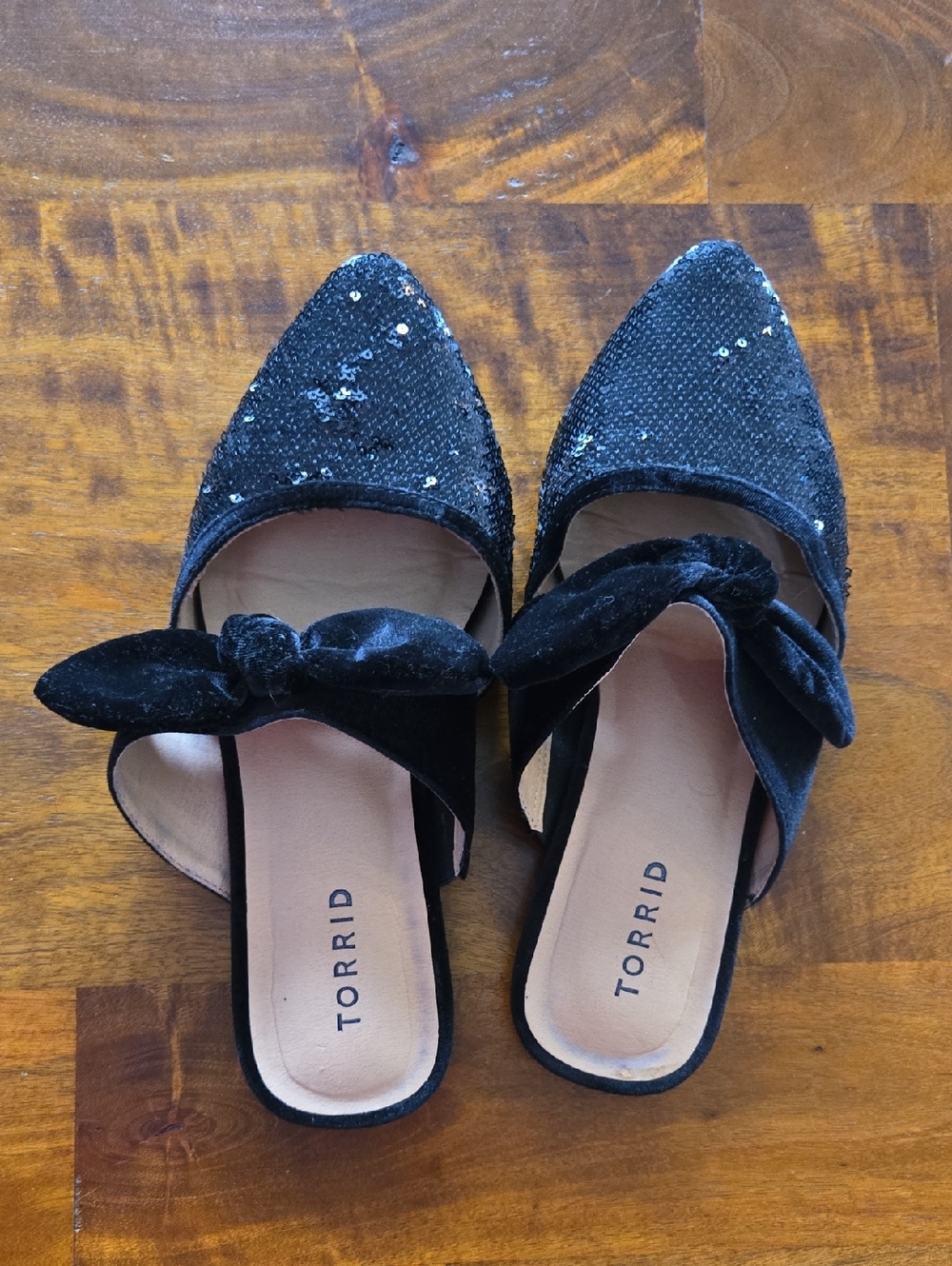 Torrid Black Sequin And Velvet Pointed Toe Bow Mules Size 7.5 Wide